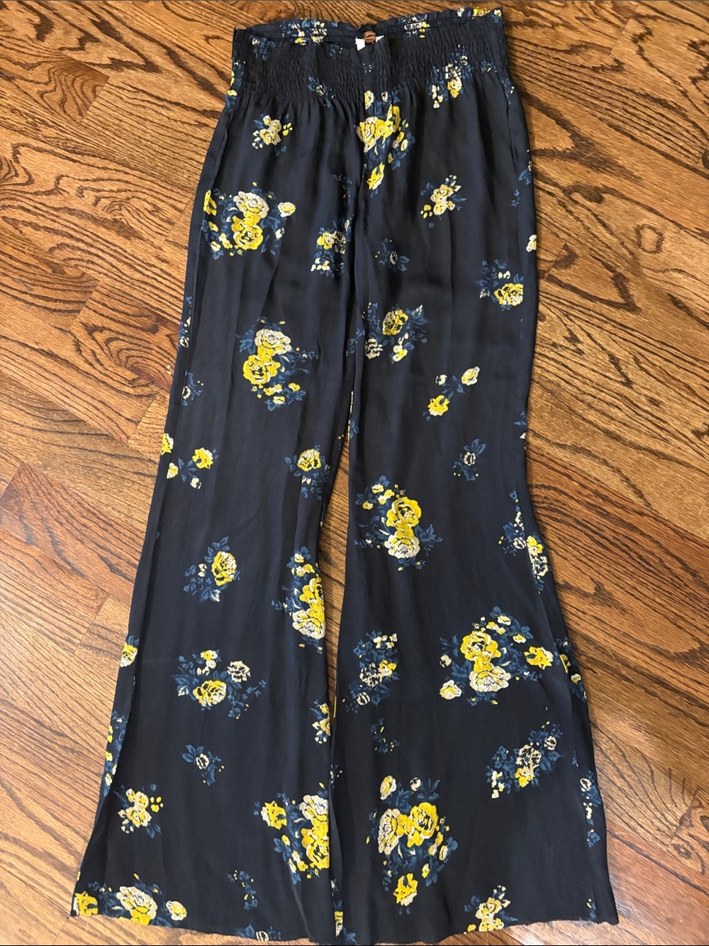 Free People flowy lightweight Pants black with Yellow Floral Print XS